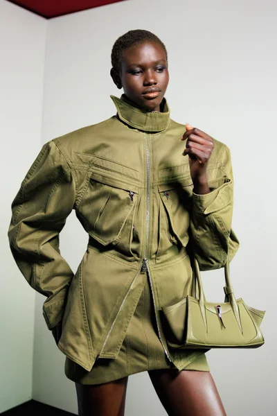 Look 5